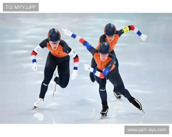 速度滑冰赛场风云变幻,选手们力争破纪录 速度滑冰赛场风云变幻,选手们力争破纪录